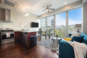 HostWise Stays - The Washington at Chatham - Free Parking, Great Views, Across from PPG Arena